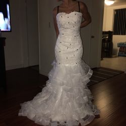 Never worn Mermaid Open Back wedding dress