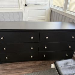 Black Dresser 6 Drawers good price getting rid of 