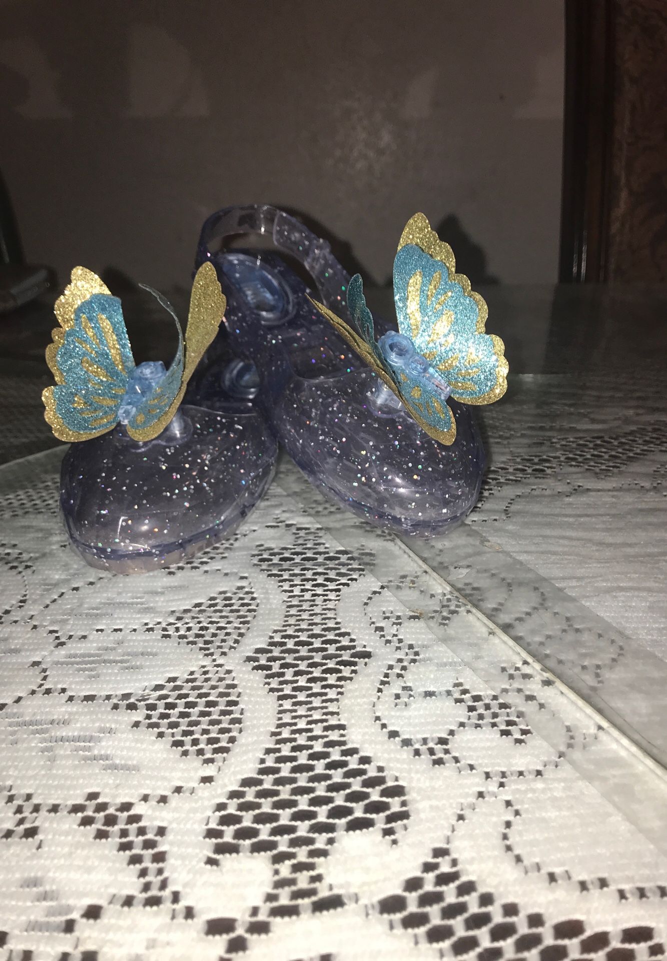 Cinderella lining up shoes 10 1/2