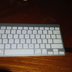 Apple Keyboard 