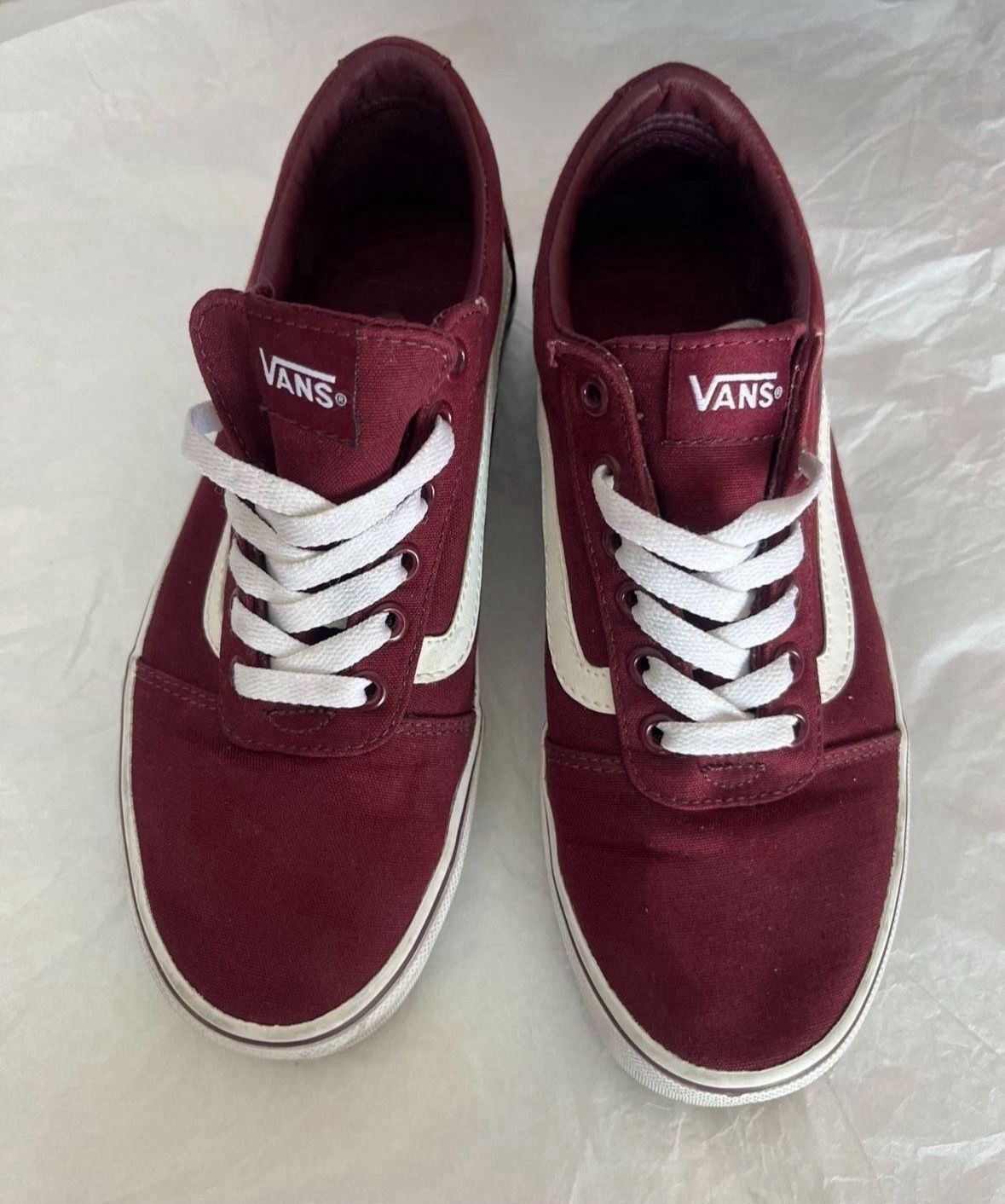 WOMENS VANS SIZE 7.5 BURGUNDY OLD SCHOOL SHOE