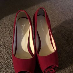 Red heels size 7