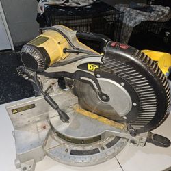 Dewalt 12in Miter Saw
