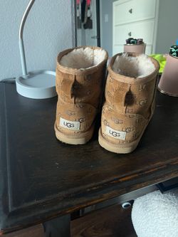 UGG boots $40