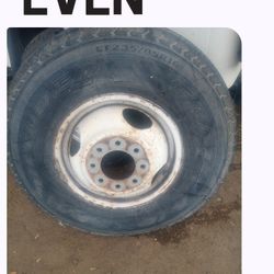 Trailer Tire 80-90% Left