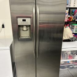 G&E profile refrigerator 