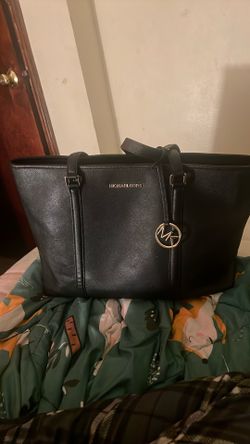 Micheal Kors purse