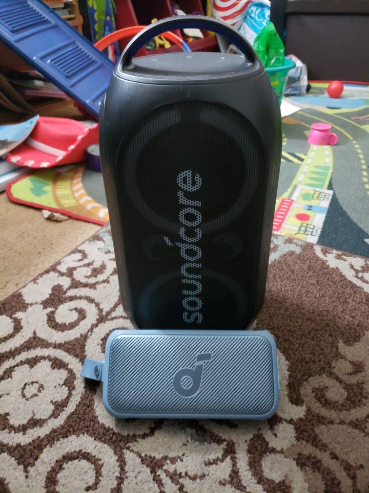 BLUETOOTH SPEAKERS