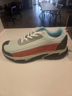 Avenger safety toe work shoes. Womens 8.5