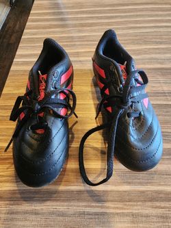 Girls soccer cleats