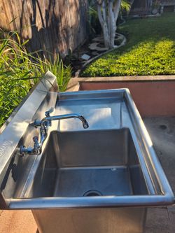 Stainless steel sink