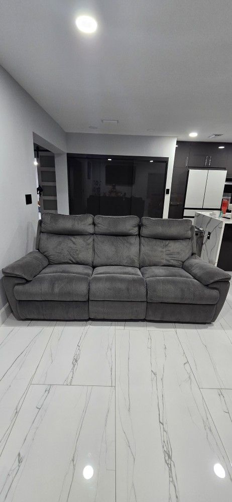 Abby Berkley Recliner Sofa Set