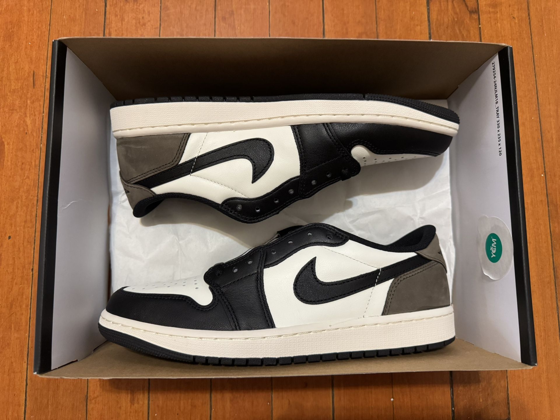 Air Jordan 1 Low Mocha size 10 New 