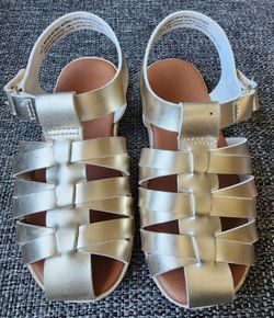 Toddler Girl sandals size 10. $7