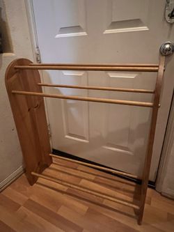 Wooden Blanket Holder