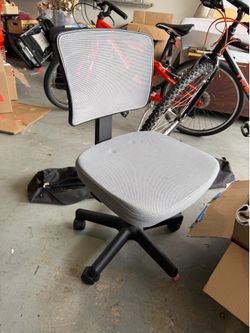 Free chair. Missing one wheel.