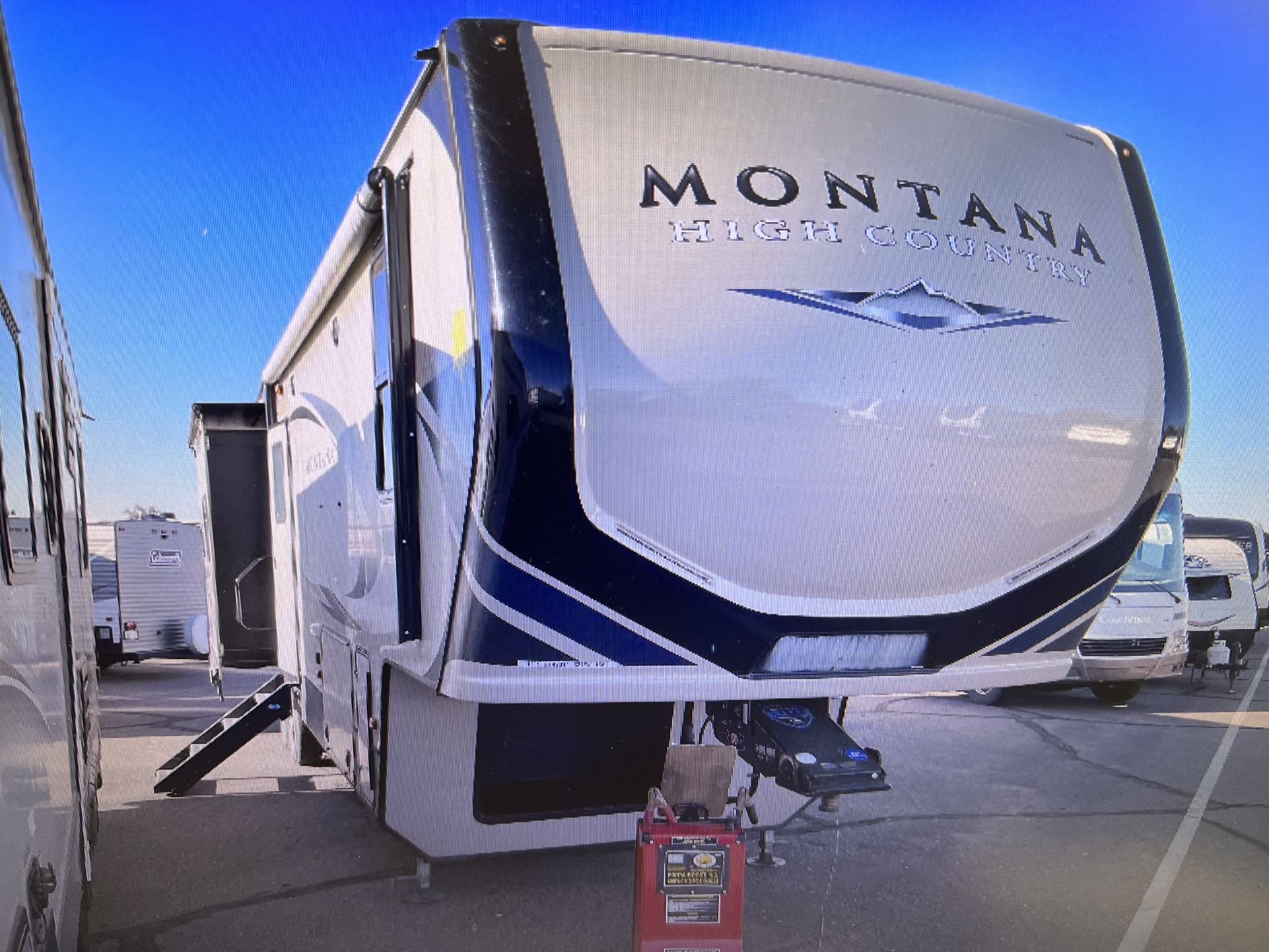 2019 MONTANA HIGH COUNTRY 321MK