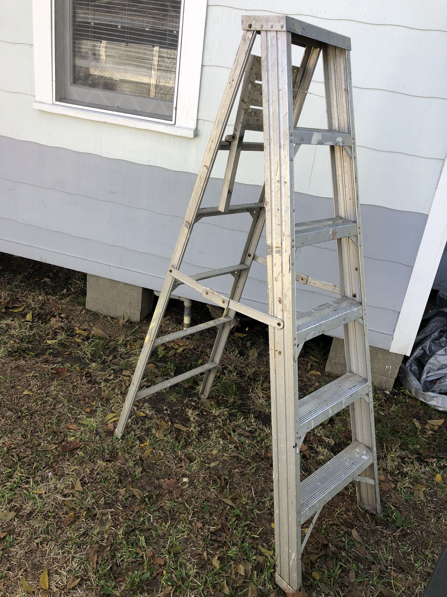 6’ A-frame Ladder Aluminum 