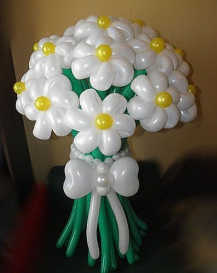 Bouquet of flowers from balloons