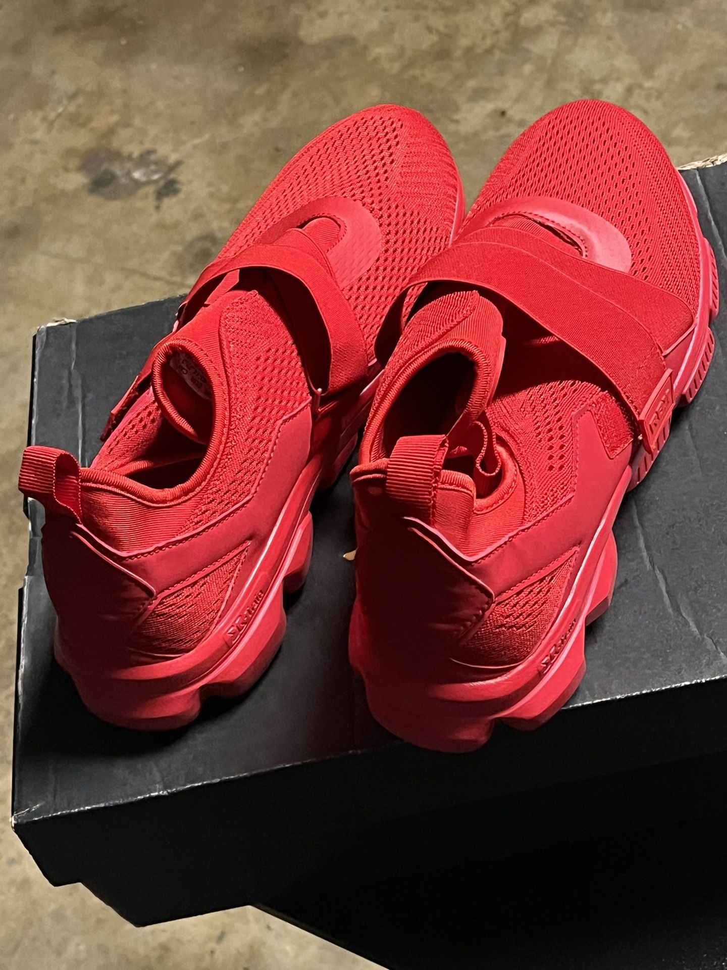 Reebok Size 10 1/2 New Without A Box
