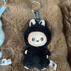 Labubu Pin For love R