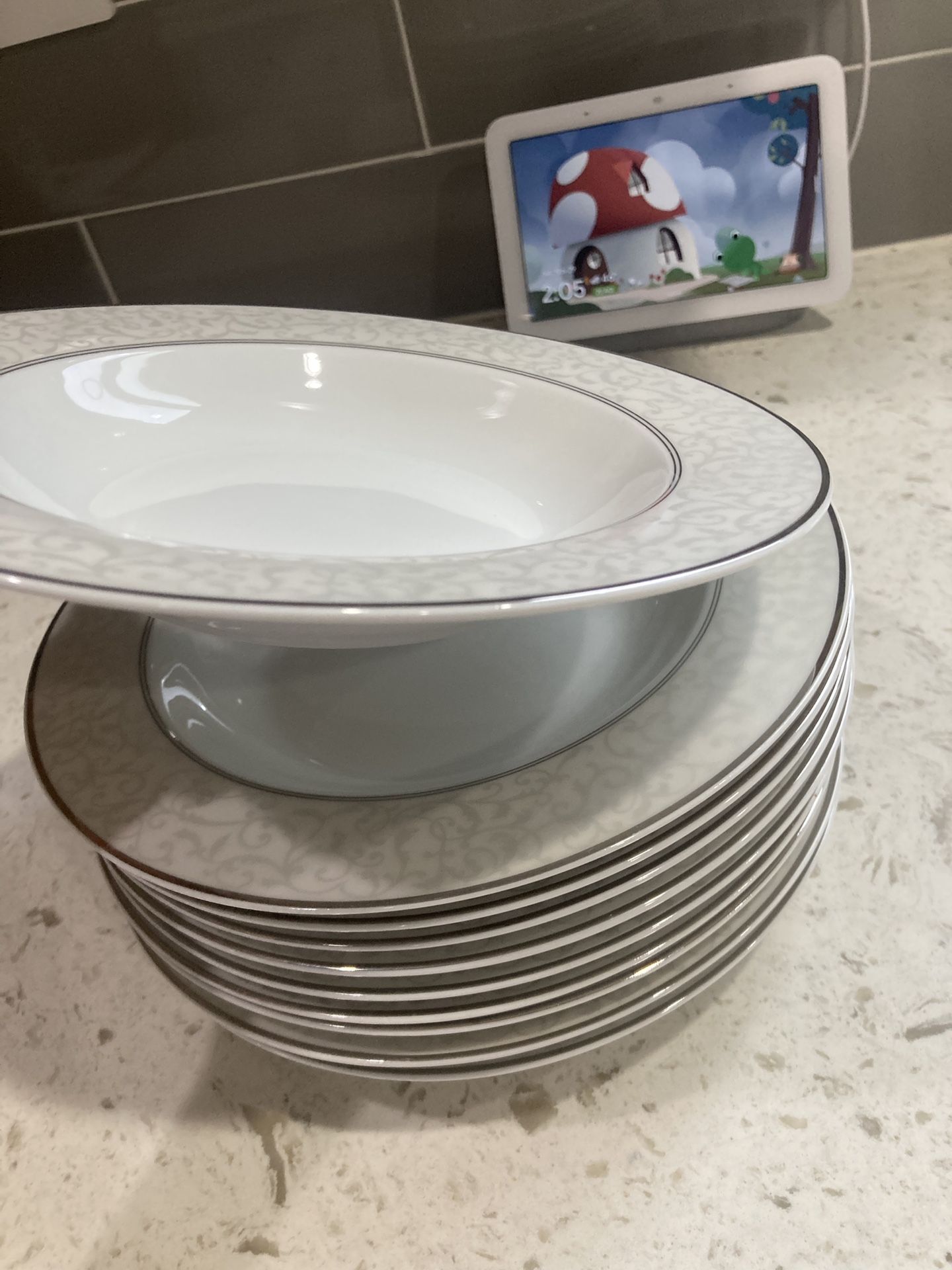 Mikasa Parchment Shallow Salad Or soup Bowls