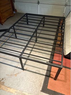 Platform bed frame