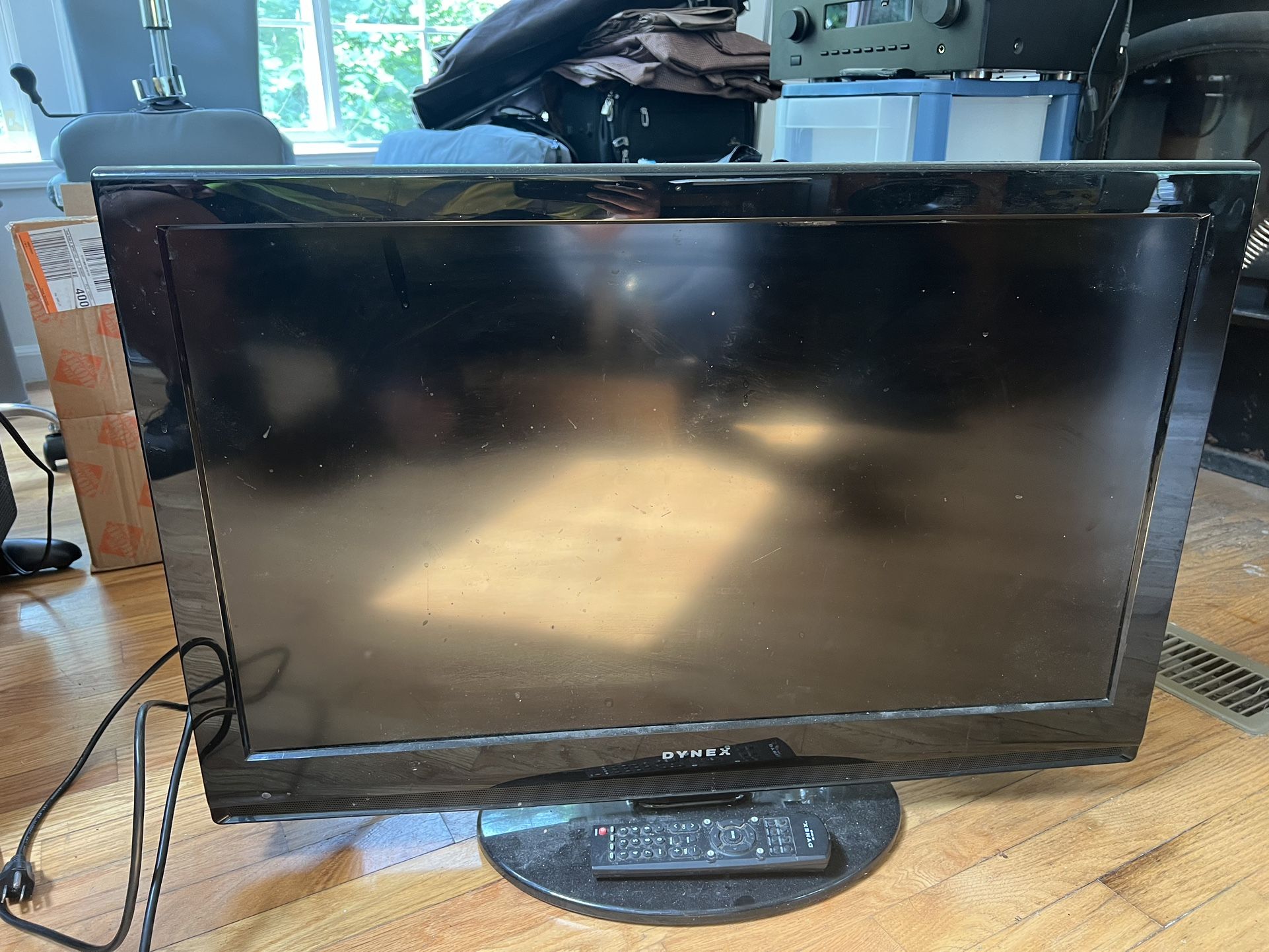 Dynex 32” TV