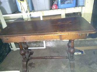 Vintage table that extends