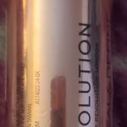 REVLON REVOLUTION CONCEAL AND DEFINE 