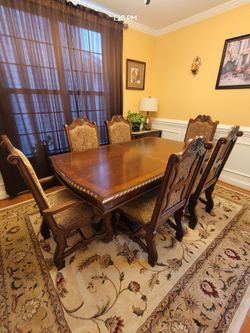 Beautiful Wood Dining Table with 6 chairs and 2 extensions