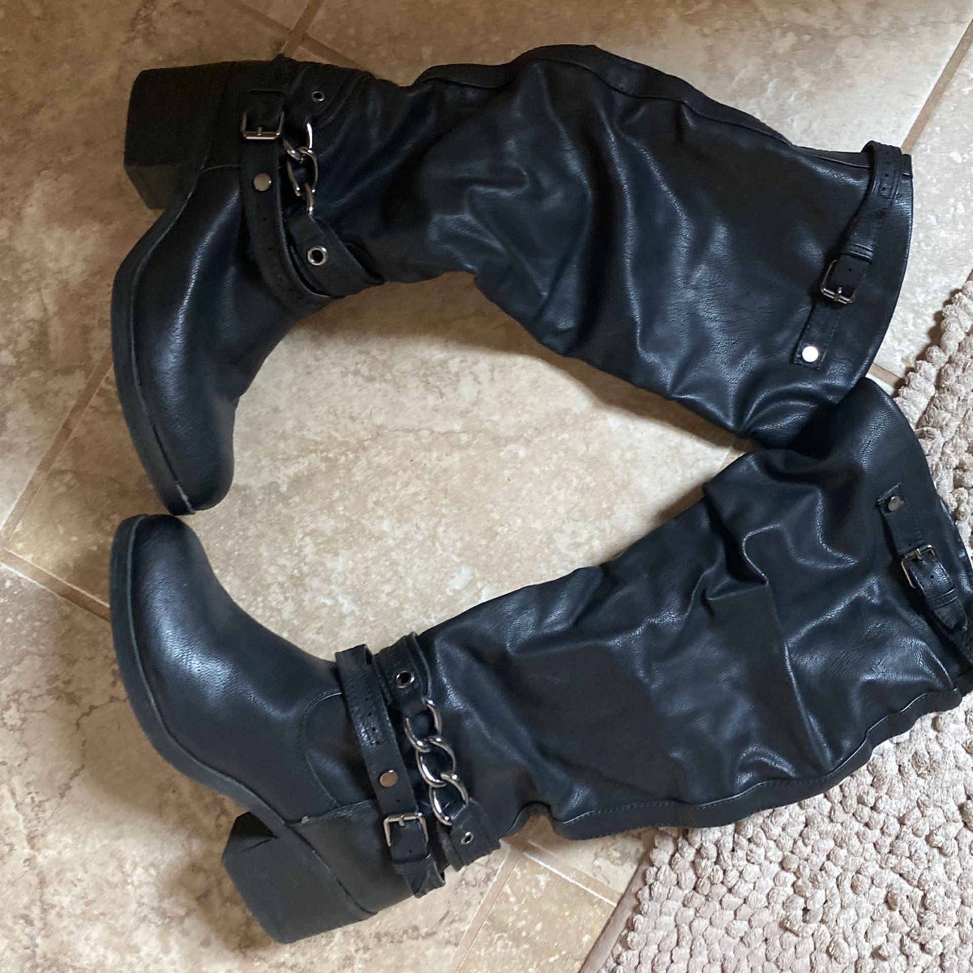 Women’s Black Boots 7 1/2