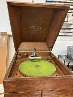 Victor VV-VIII Phonograph/Victrola