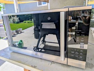 LG MVEM1825X 30” Smart Over-the-Range Microwave – Like New