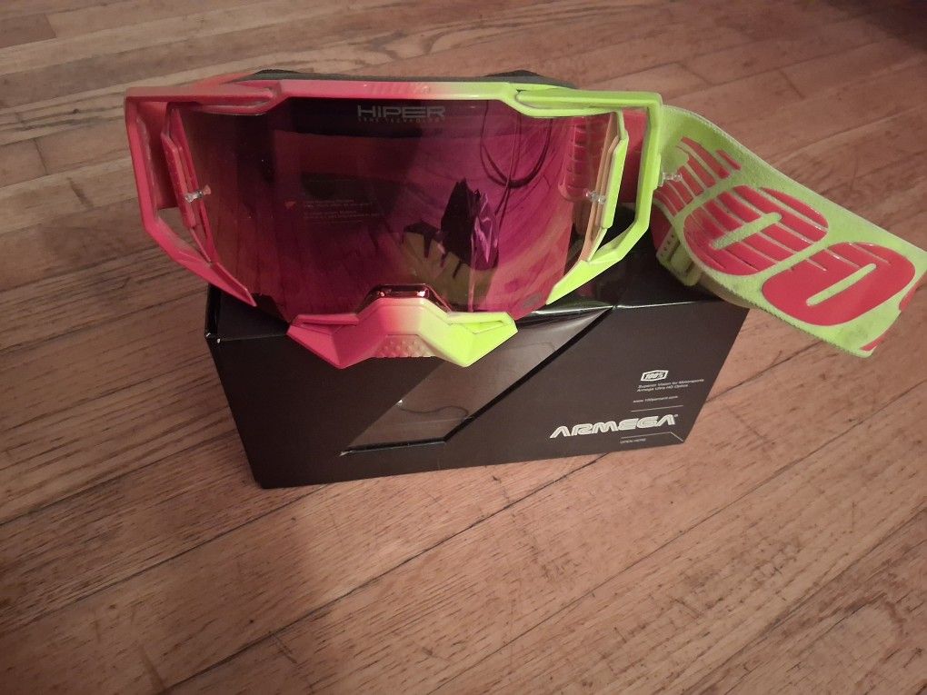 100% Armega Hiper Lens Solaris RED