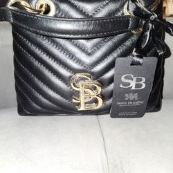 Kate Trapunto 2319 in Nero (black) by Sara Burglar.