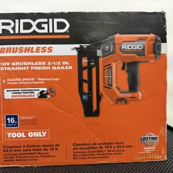 RIDGID 18V Brushless Cordless 16-Gauge 2-1/2 in. Straight Finish Nailer (Tool only)