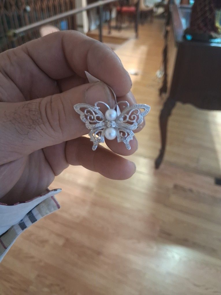 14k White Gold Butterfly Broach With Pearls And 0.04 Ct Diamonds