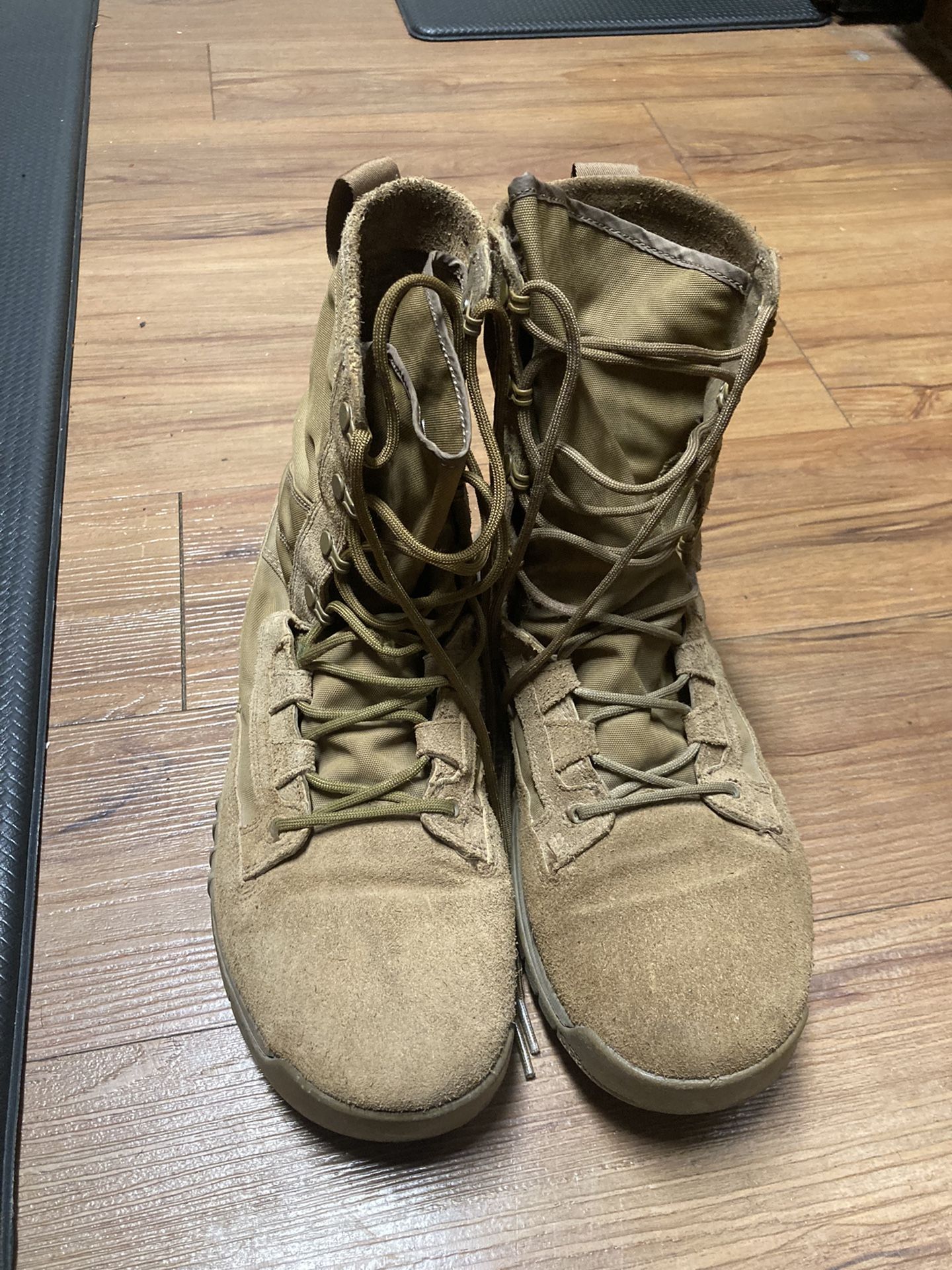Military Boots Nike SFB