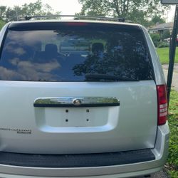 2008 Chrysler Town & Country Touring Minivan 4D