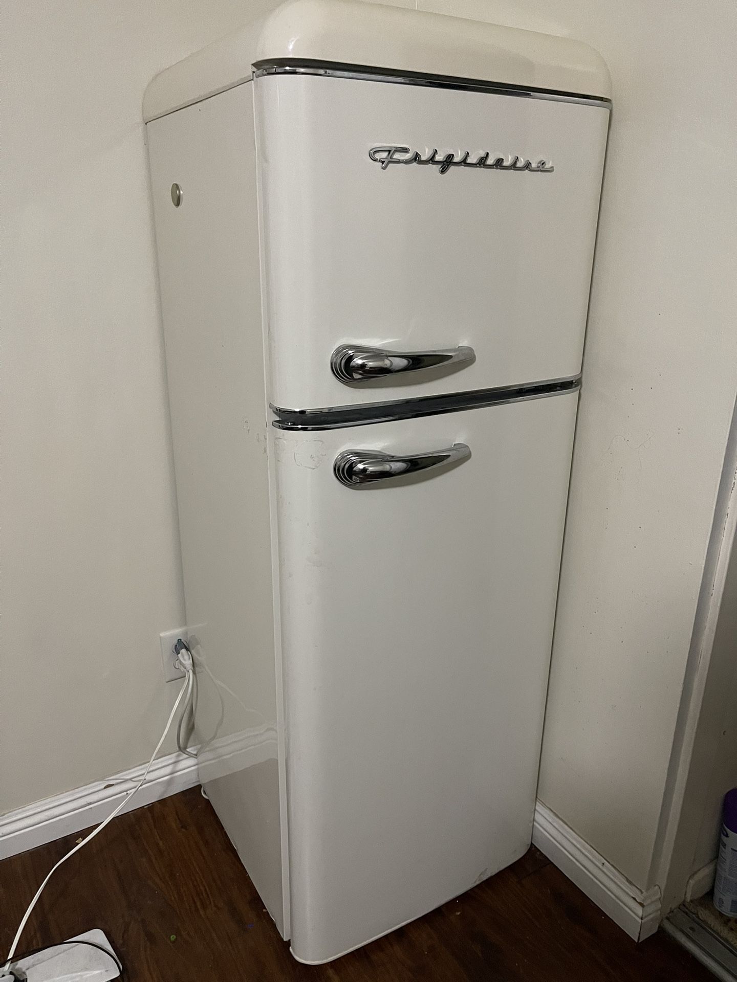 Frigidaire Fridge