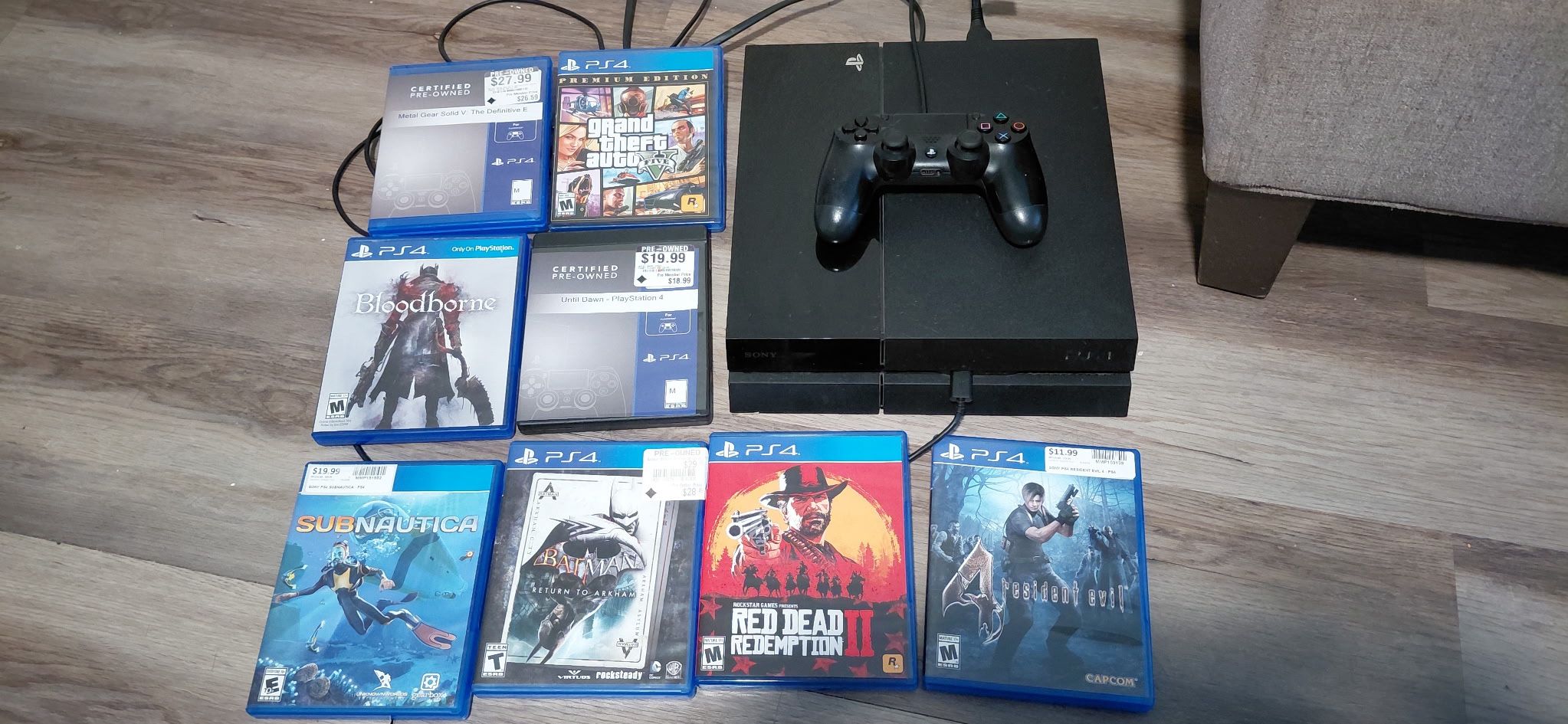 PlayStation 4 (500GB) Bundle w/ 8 Games + Controller – Great Condition MM We g W CB by We