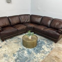 Mueller Furniture 2-Piece Leather Sectional Couch