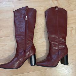 🌿 Woman’s size 8 boots