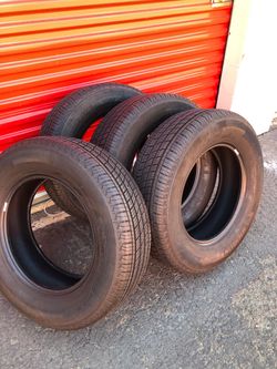 New Michelin Primacy LTX. m/s. All season. 265 65 R 18” selling singles $125 Ea. 2026 3 left get yourself a OEM Tacoma replacement tire while they la