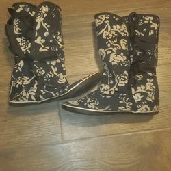Fur Lined Floral Boots