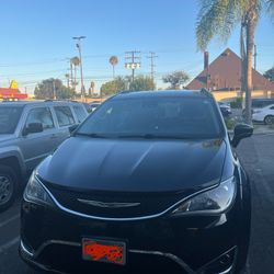 2017 Chrysler Pacifica Touring L.