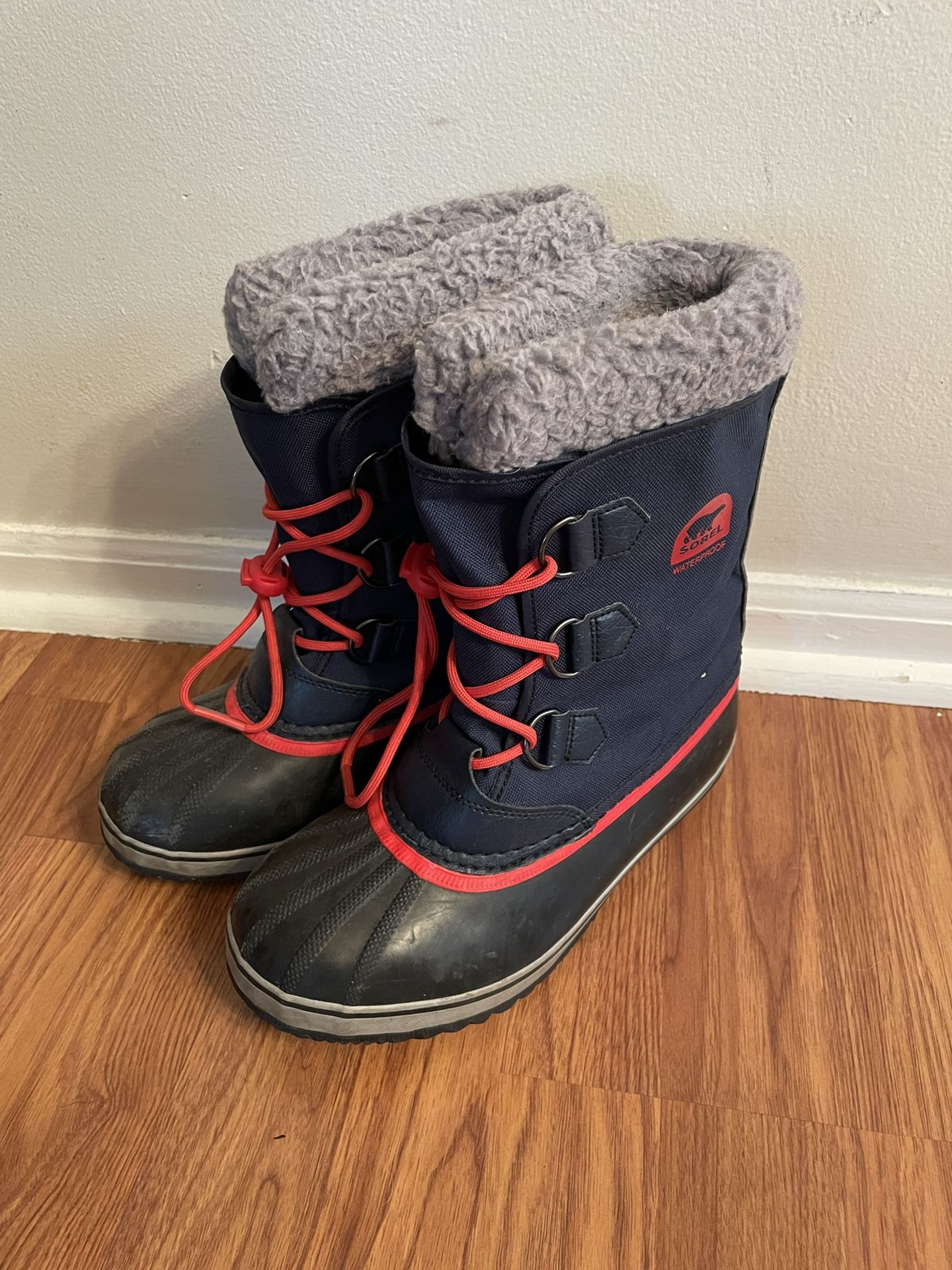 Sorel Boots,boys size 6