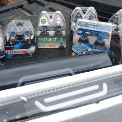 Head Light Assembly And Head Light Bulbs Pop