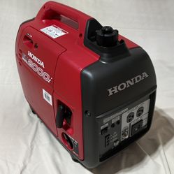 Honda Generator EU2000i Like New!!